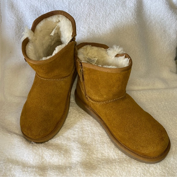 Koolaburra Other - KOOLABURRA by UGG Victoria Mini Suede Boot in Chestnut Girls Size 3